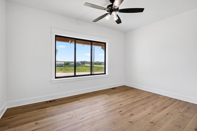 355 NW Red Oak Drive, Waukee, IA 50263