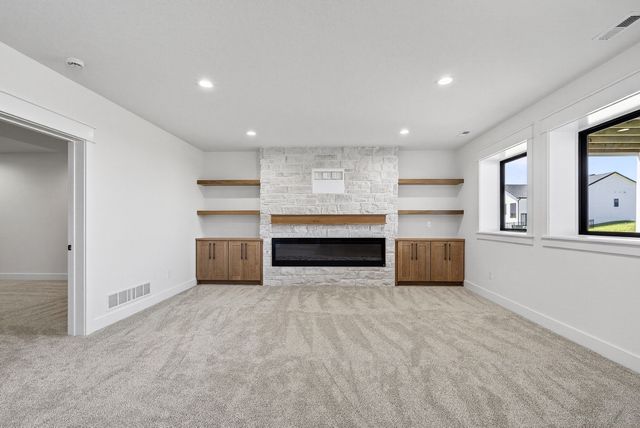 355 NW Red Oak Drive, Waukee, IA 50263