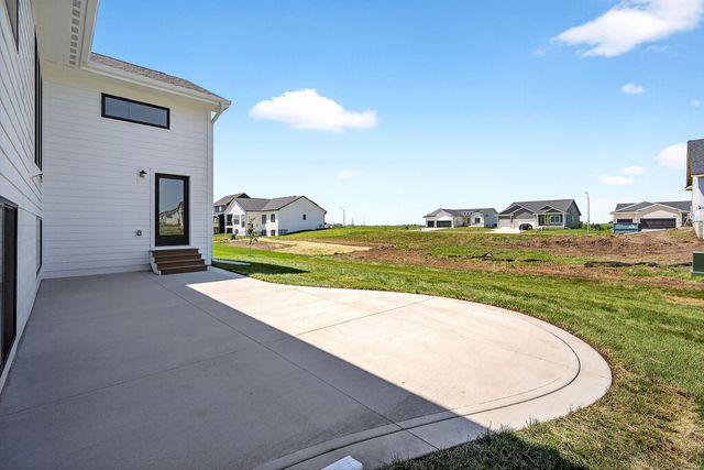 355 NW Red Oak Drive, Waukee, IA 50263