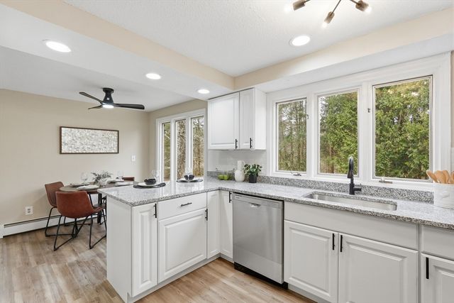 75 North Rd, Hampden, MA 01036