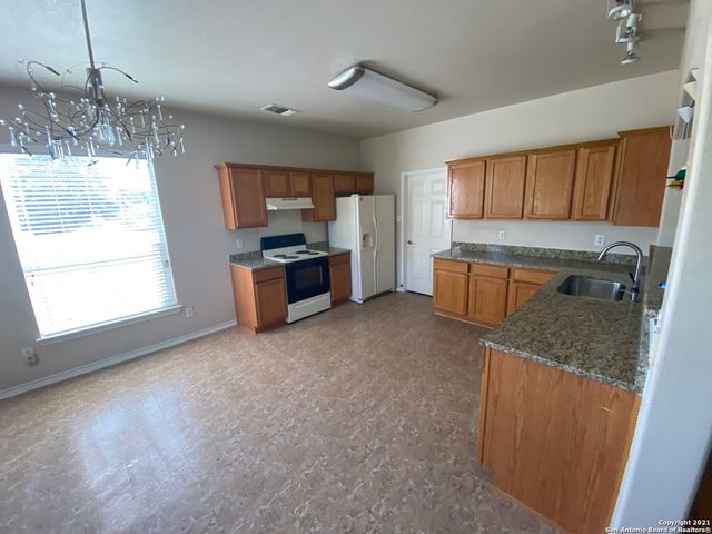 707 SYCAMORE MOON, San Antonio, TX 78216