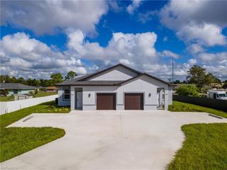 2253 10th TER, Lehigh Acres, FL 33936