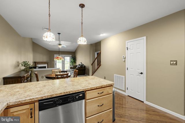 16 RUMFORD CT, Lancaster, PA 17602