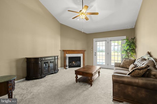 16 RUMFORD CT, Lancaster, PA 17602