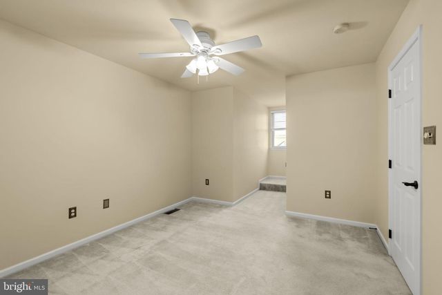 16 RUMFORD CT, Lancaster, PA 17602