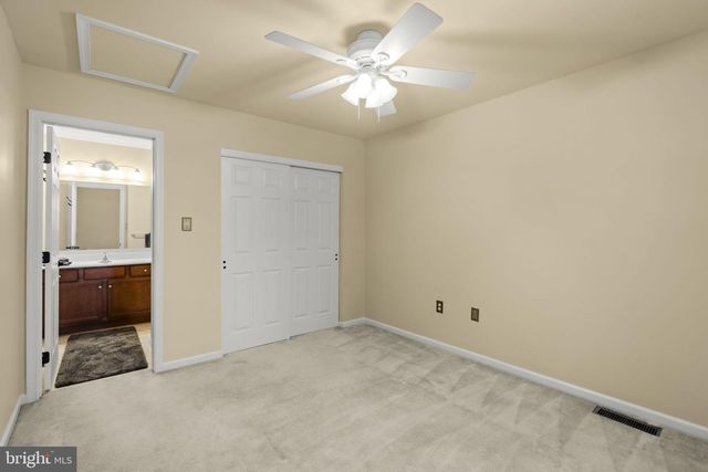 16 RUMFORD CT, Lancaster, PA 17602