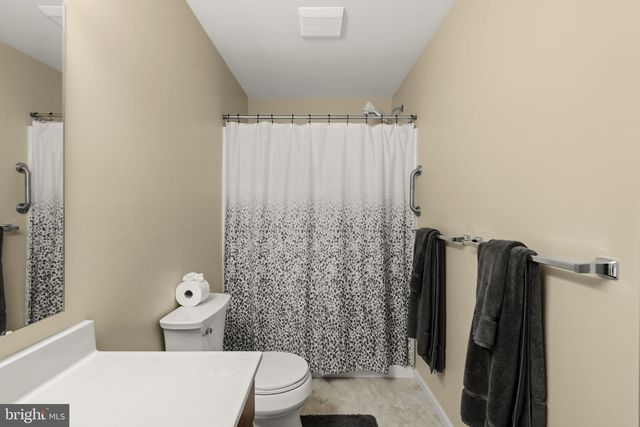 16 RUMFORD CT, Lancaster, PA 17602