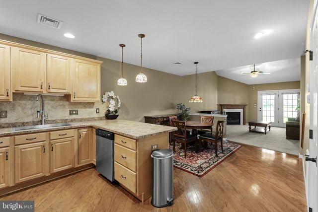 16 RUMFORD CT, Lancaster, PA 17602