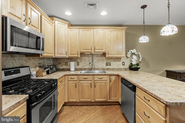 16 RUMFORD CT, Lancaster, PA 17602