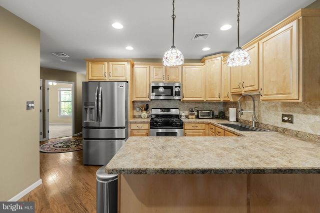 16 RUMFORD CT, Lancaster, PA 17602