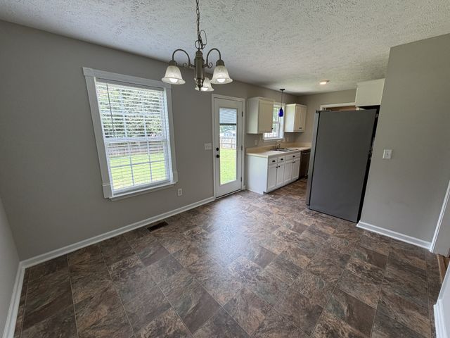 1976 Bishop Ave, Murfreesboro, TN 37127