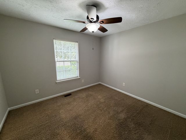 1976 Bishop Ave, Murfreesboro, TN 37127