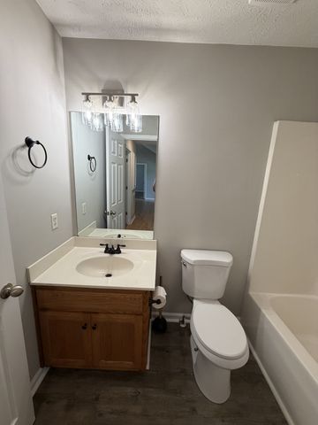 1976 Bishop Ave, Murfreesboro, TN 37127