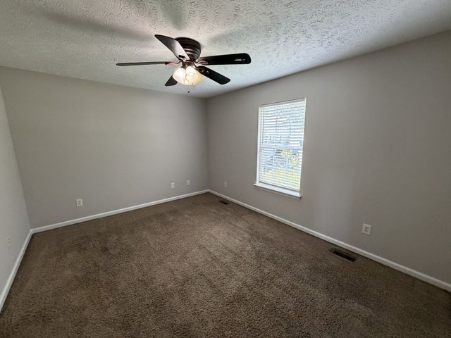 1976 Bishop Ave, Murfreesboro, TN 37127
