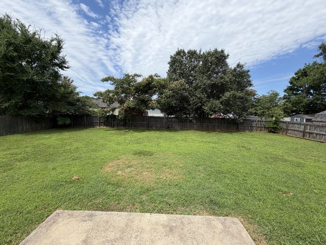 1976 Bishop Ave, Murfreesboro, TN 37127