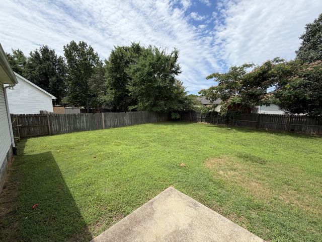 1976 Bishop Ave, Murfreesboro, TN 37127