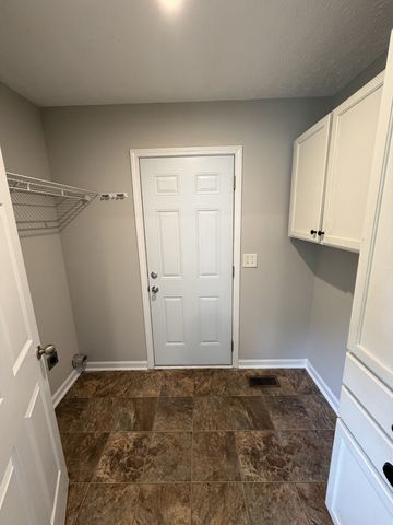 1976 Bishop Ave, Murfreesboro, TN 37127