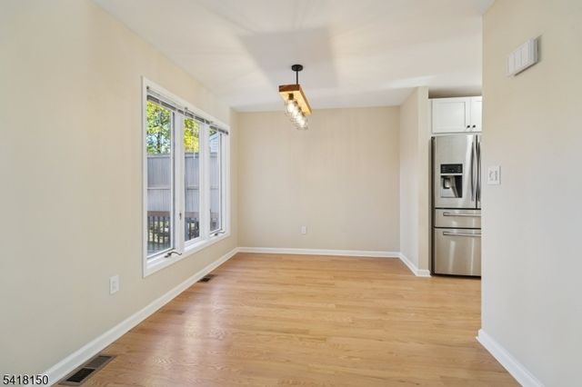 16 Minnisink Dr, Roseland Boro, NJ 07068