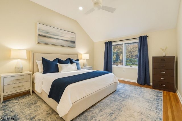 16 Minnisink Dr, Roseland Boro, NJ 07068