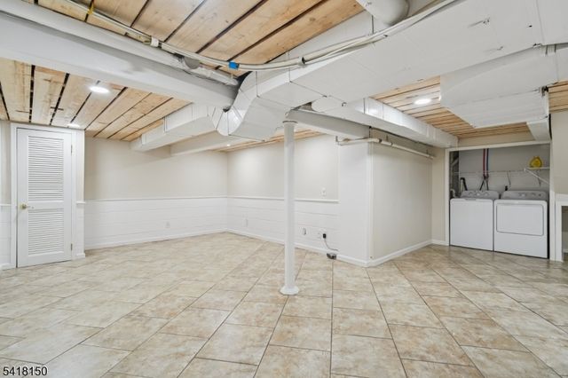 16 Minnisink Dr, Roseland Boro, NJ 07068