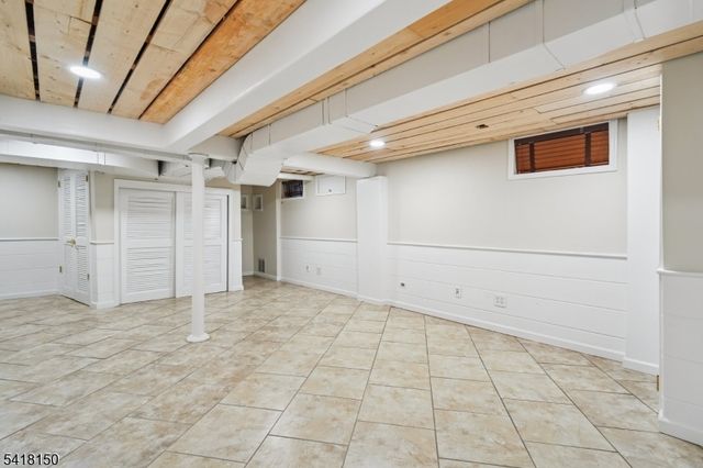 16 Minnisink Dr, Roseland Boro, NJ 07068