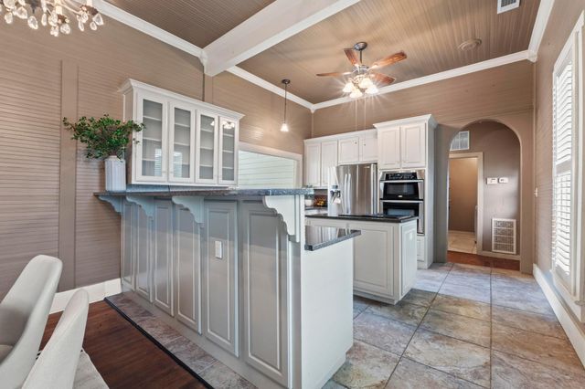 305 East ST, Hutto, TX 78634