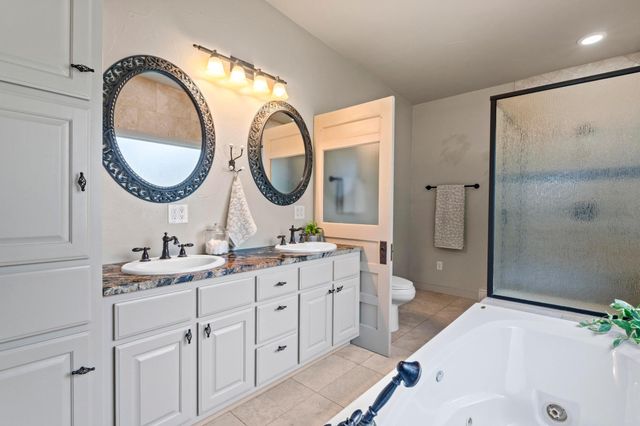 305 East ST, Hutto, TX 78634