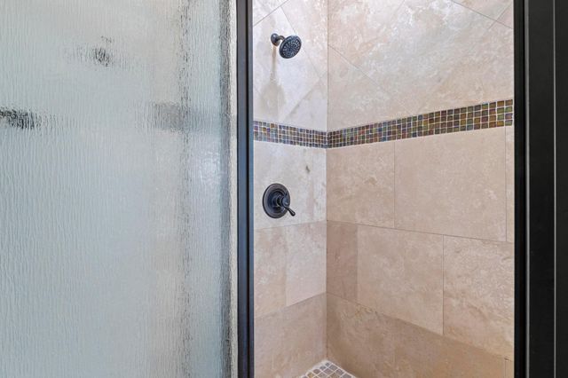 305 East ST, Hutto, TX 78634