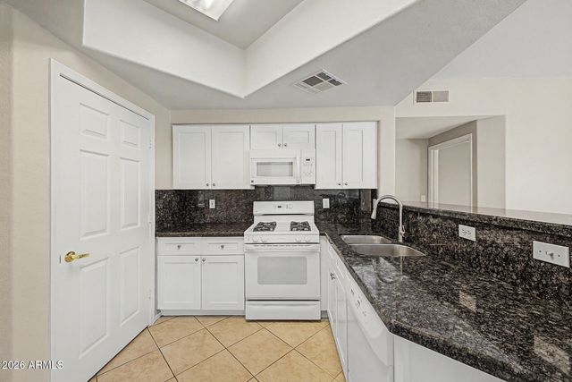 10030 W INDIAN SCHOOL Road 125, Phoenix, AZ 85037
