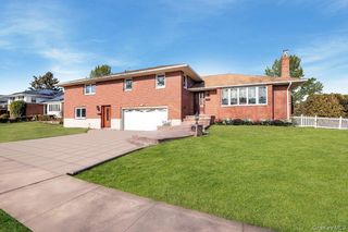 780 Regent Drive, Westbury, NY 11590