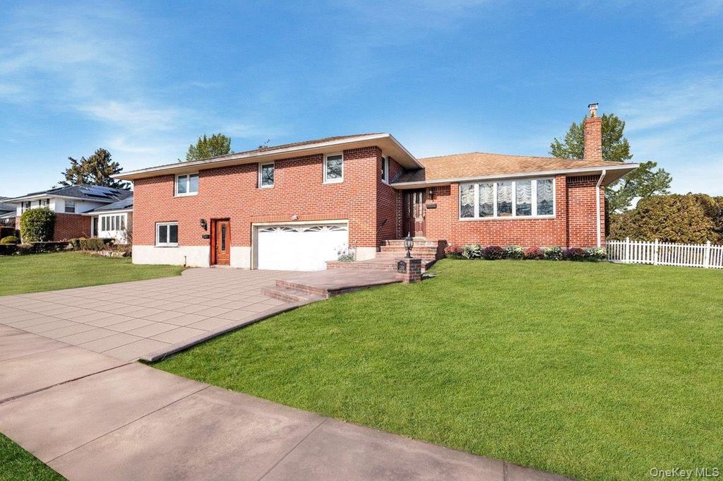 780 Regent Drive, Westbury, NY 11590