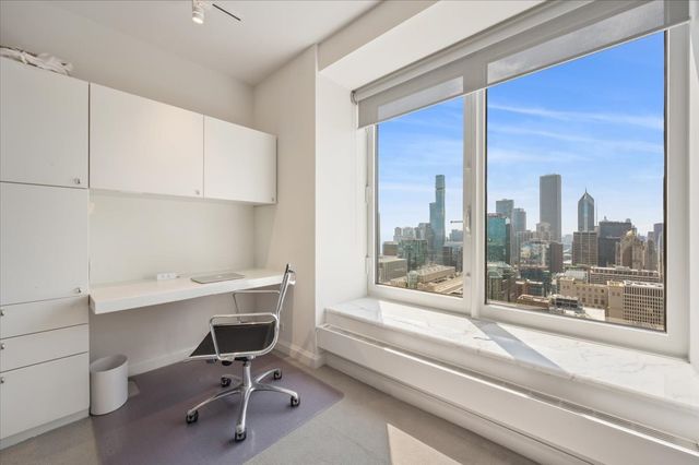 161 E Chicago Avenue 39E, Chicago, IL 60611