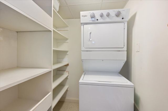 161 E Chicago Avenue 39E, Chicago, IL 60611