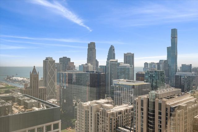 161 E Chicago Avenue 39E, Chicago, IL 60611