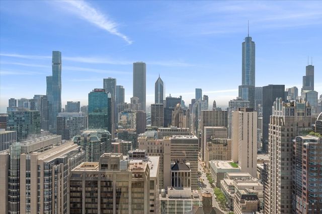 161 E Chicago Avenue 39E, Chicago, IL 60611
