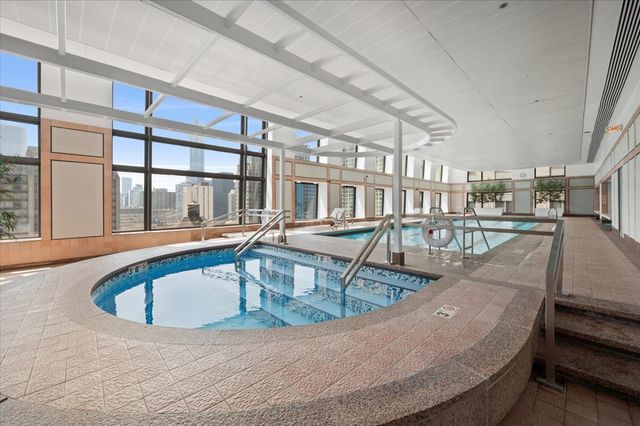 161 E Chicago Avenue 39E, Chicago, IL 60611