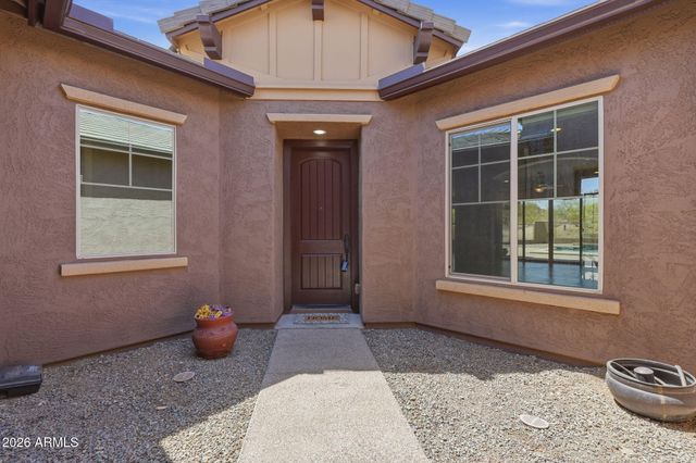 1328 W CAVEDALE Drive, Phoenix, AZ 85085