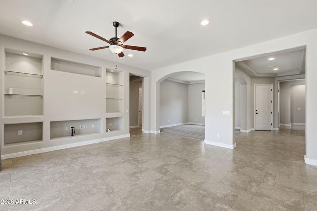 1328 W CAVEDALE Drive, Phoenix, AZ 85085