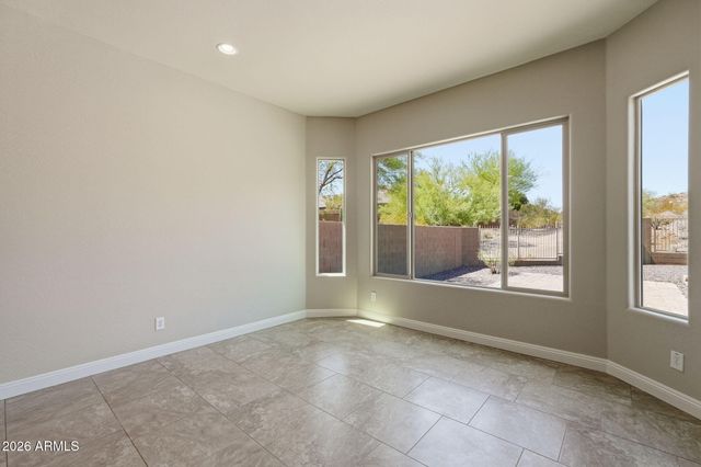 1328 W CAVEDALE Drive, Phoenix, AZ 85085