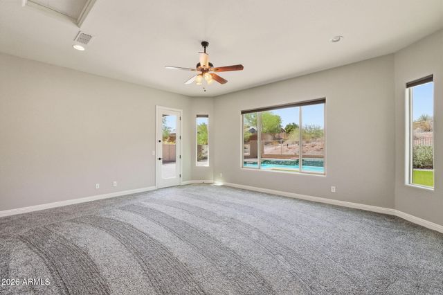 1328 W CAVEDALE Drive, Phoenix, AZ 85085