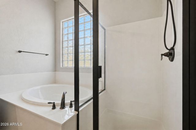 1328 W CAVEDALE Drive, Phoenix, AZ 85085