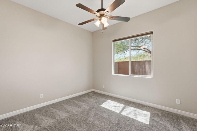 1328 W CAVEDALE Drive, Phoenix, AZ 85085