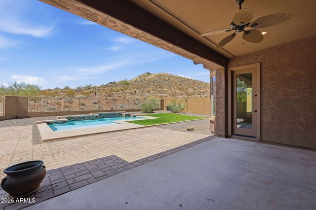 1328 W CAVEDALE Drive, Phoenix, AZ 85085