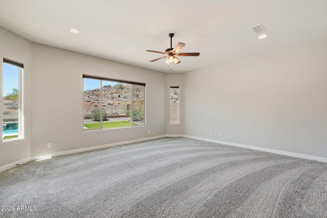 1328 W CAVEDALE Drive, Phoenix, AZ 85085