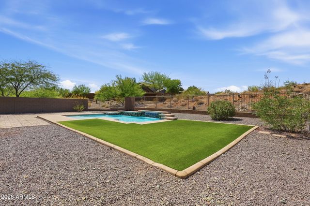 1328 W CAVEDALE Drive, Phoenix, AZ 85085