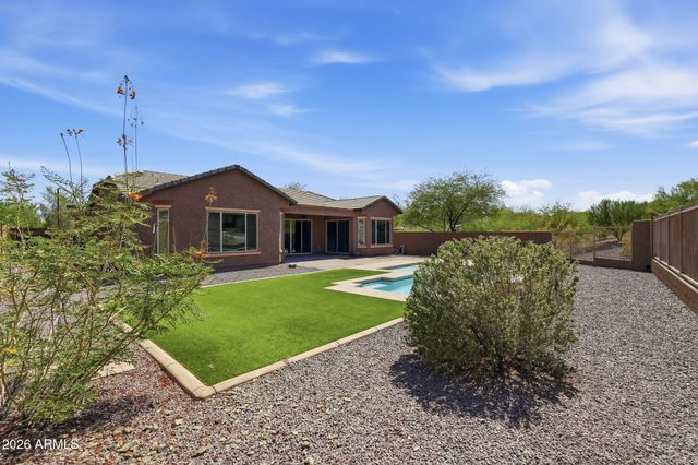 1328 W CAVEDALE Drive, Phoenix, AZ 85085