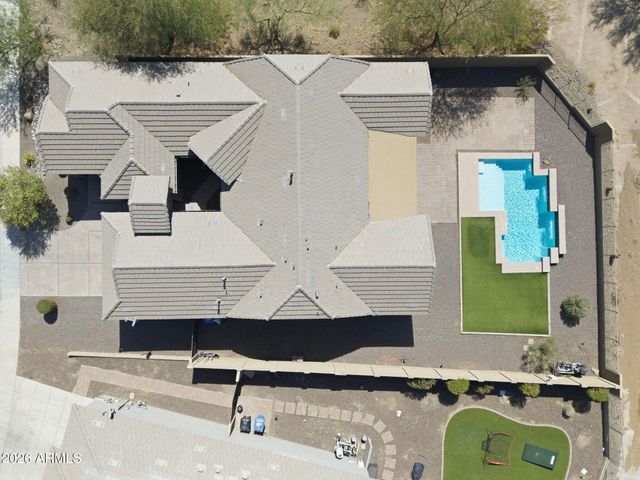 1328 W CAVEDALE Drive, Phoenix, AZ 85085