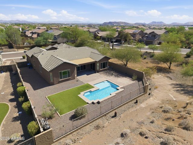 1328 W CAVEDALE Drive, Phoenix, AZ 85085