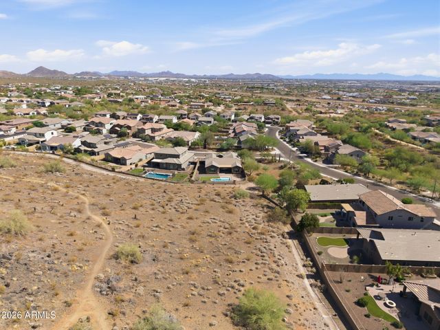 1328 W CAVEDALE Drive, Phoenix, AZ 85085