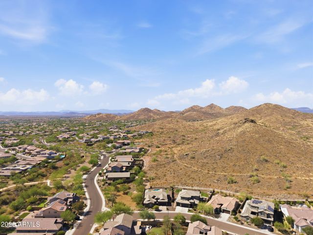 1328 W CAVEDALE Drive, Phoenix, AZ 85085